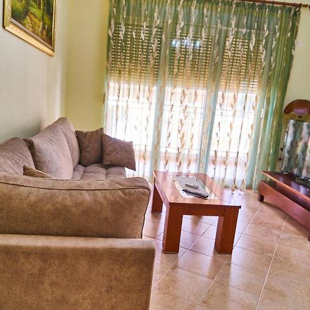Kalpazo Home Skanderbeg Square Тирана Екстер'єр фото