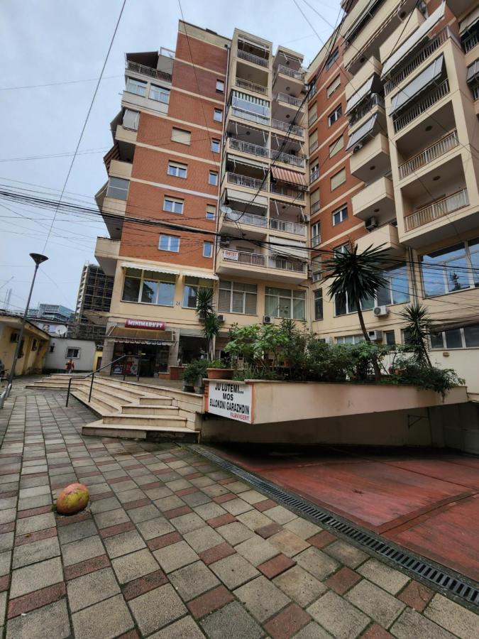 Kalpazo Home Skanderbeg Square Тирана Екстер'єр фото