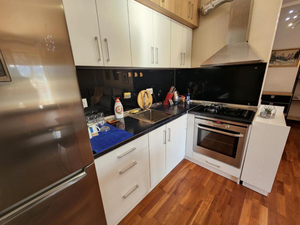 Kalpazo Home Skanderbeg Square Тирана Екстер'єр фото