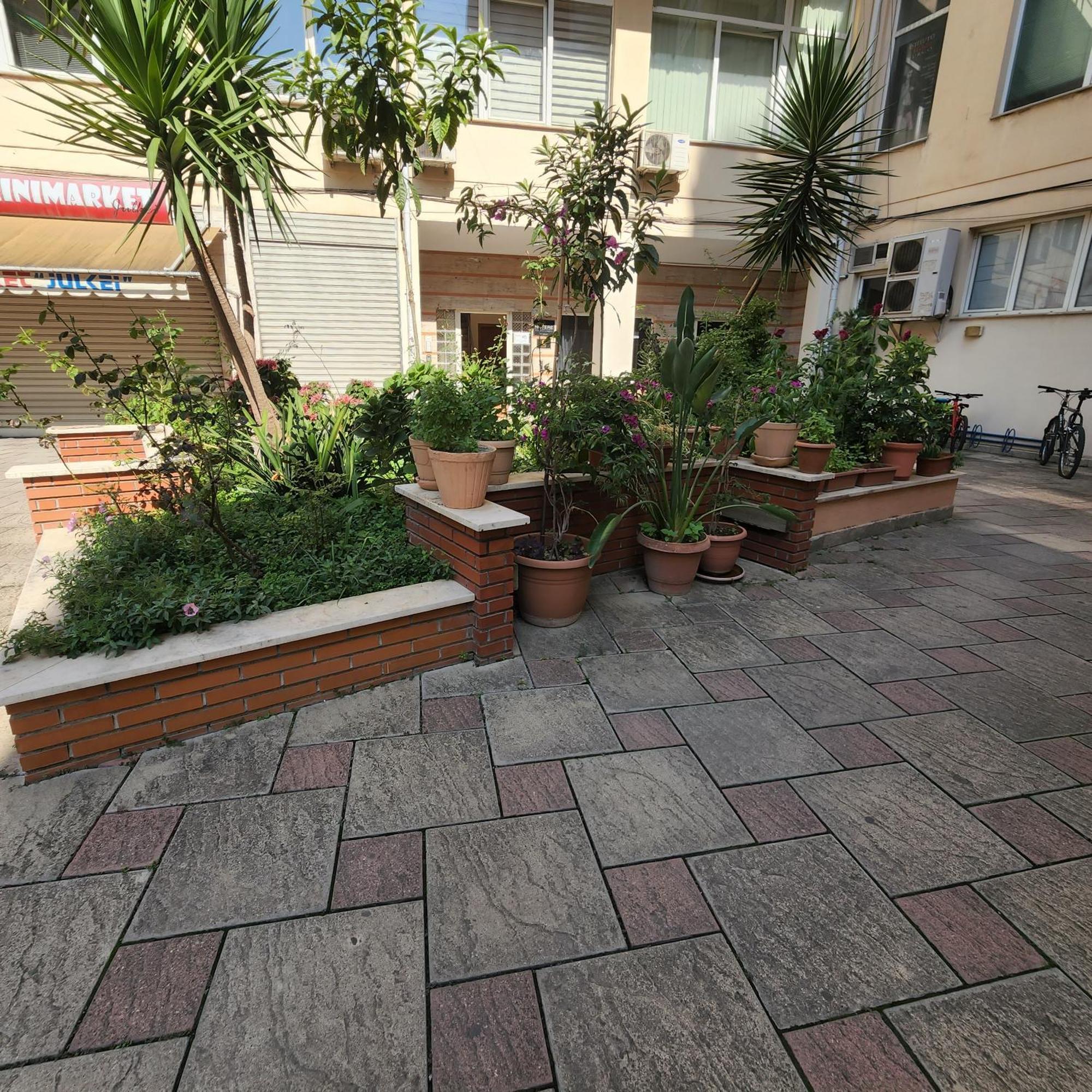 Kalpazo Home Skanderbeg Square Тирана Екстер'єр фото