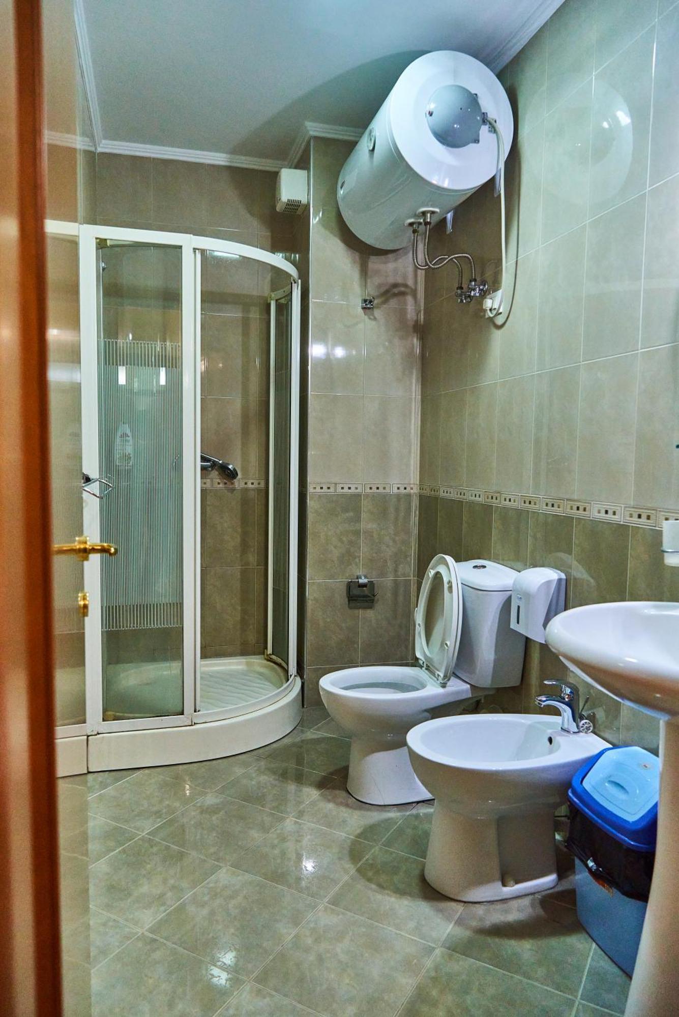 Kalpazo Home Skanderbeg Square Тирана Екстер'єр фото