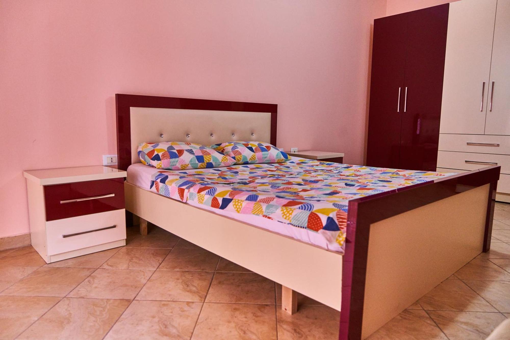 Kalpazo Home Skanderbeg Square Тирана Екстер'єр фото