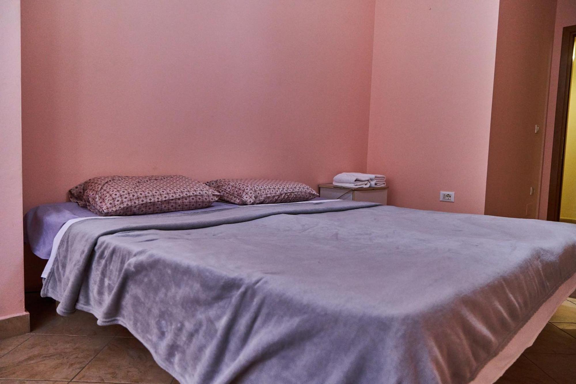 Kalpazo Home Skanderbeg Square Тирана Екстер'єр фото