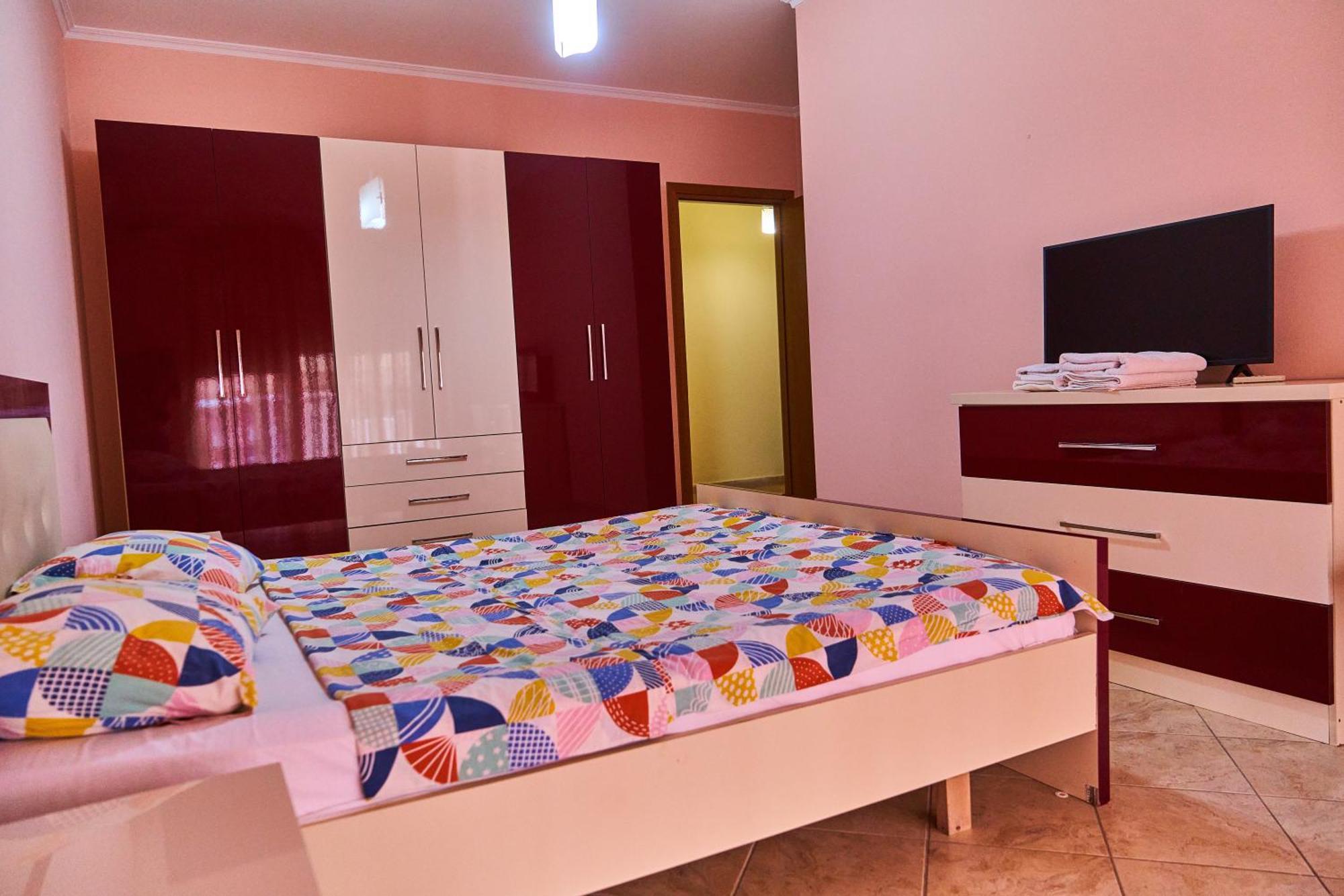 Kalpazo Home Skanderbeg Square Тирана Екстер'єр фото