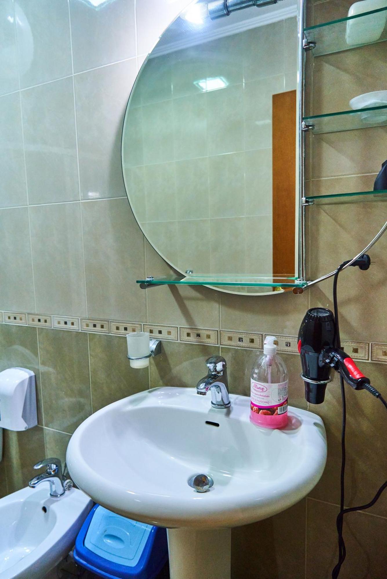 Kalpazo Home Skanderbeg Square Тирана Екстер'єр фото