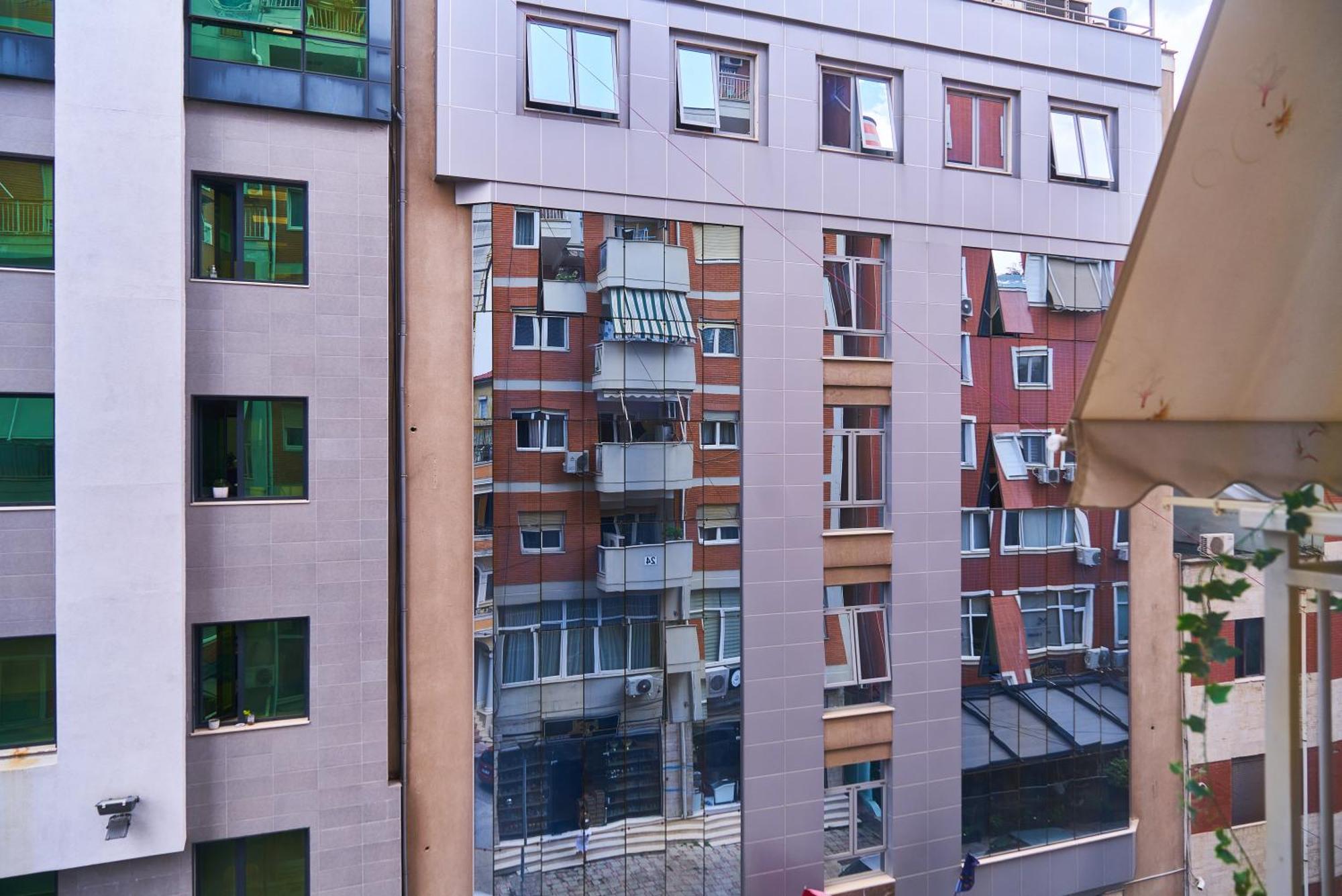 Kalpazo Home Skanderbeg Square Тирана Екстер'єр фото