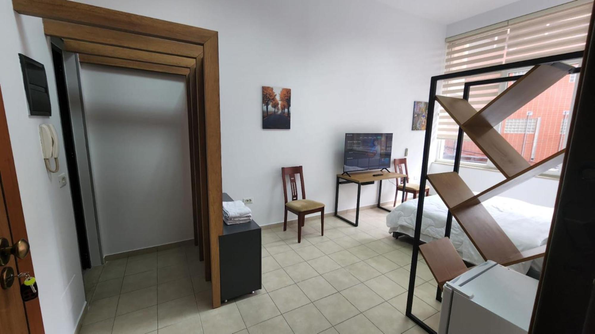 Kalpazo Home Skanderbeg Square Тирана Екстер'єр фото
