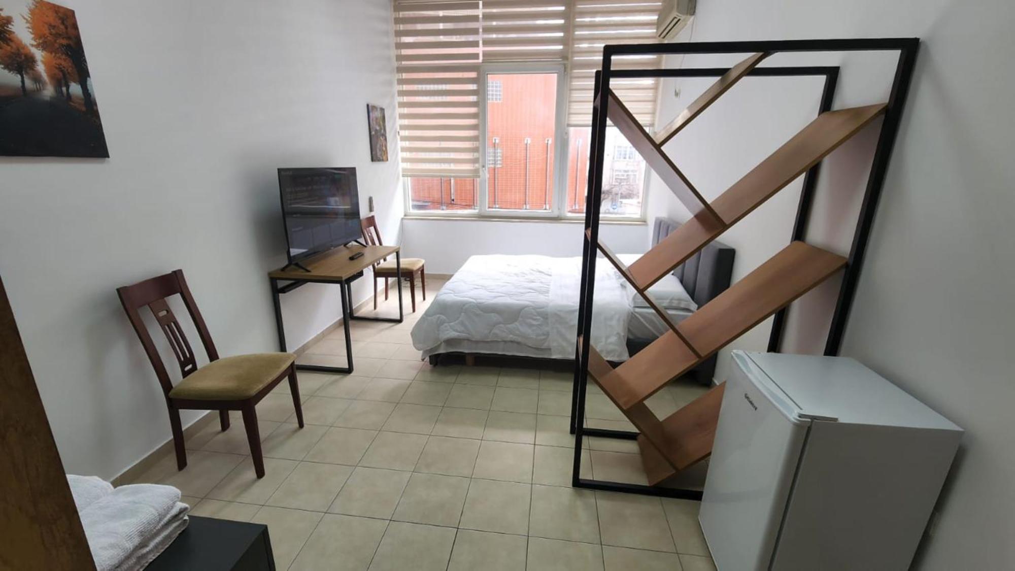 Kalpazo Home Skanderbeg Square Тирана Екстер'єр фото